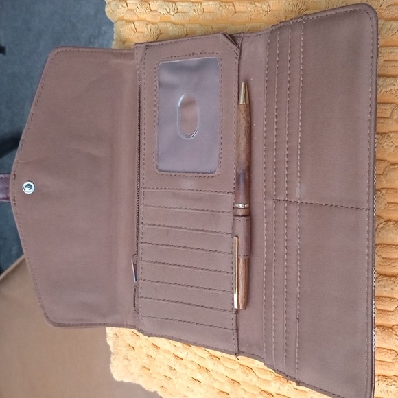 Etienne Aigner EST 1949 Brown Canvas Faux Leather Wallet Classic Design Pre-own - Picture 4 of 12